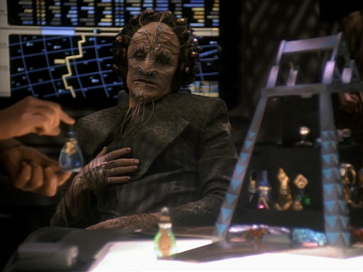 extant_StarTrek_DS9_3x20-ImprobableCause_01162.jpg