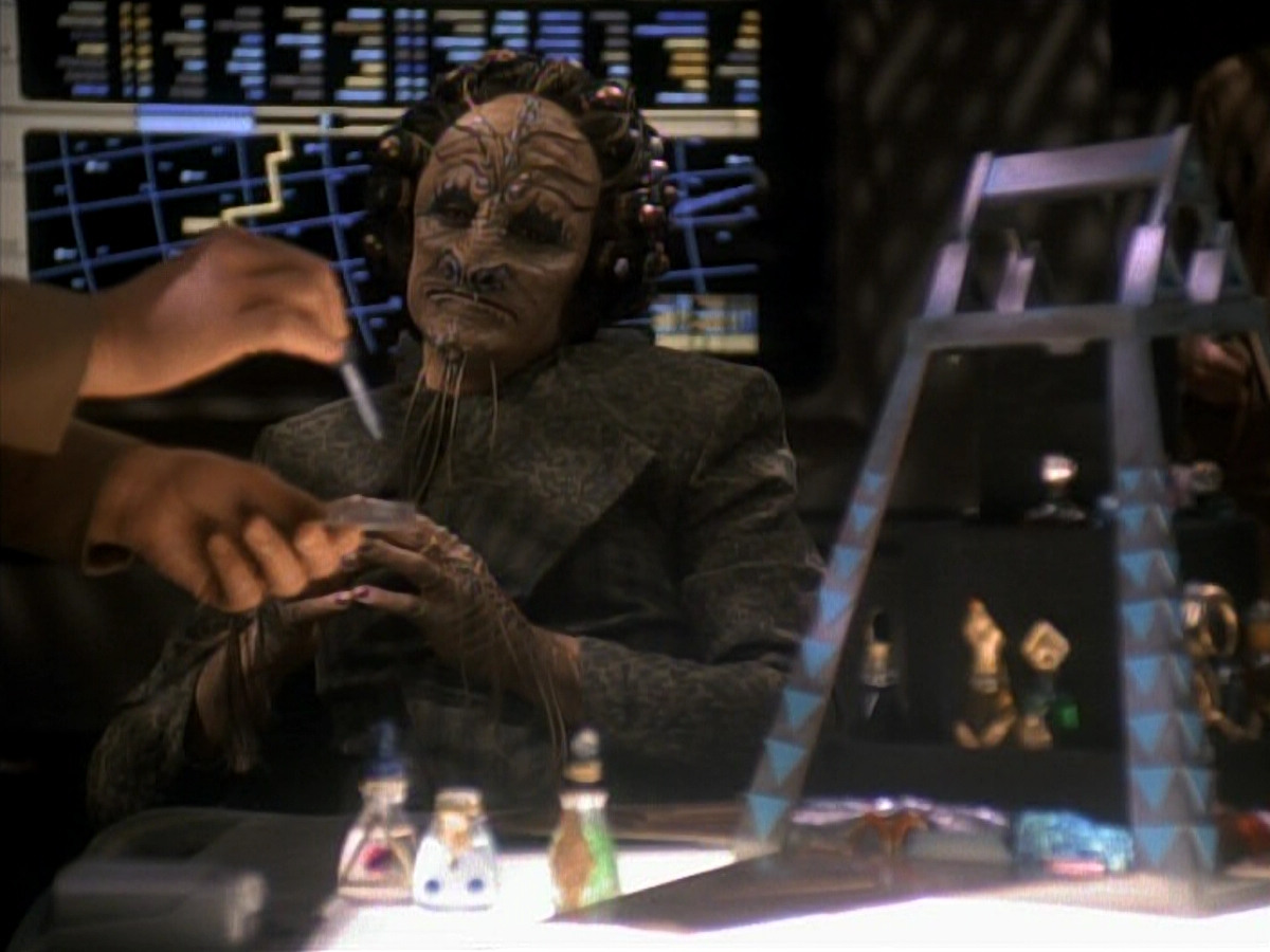 extant_StarTrek_DS9_3x20-ImprobableCause_01238.jpg