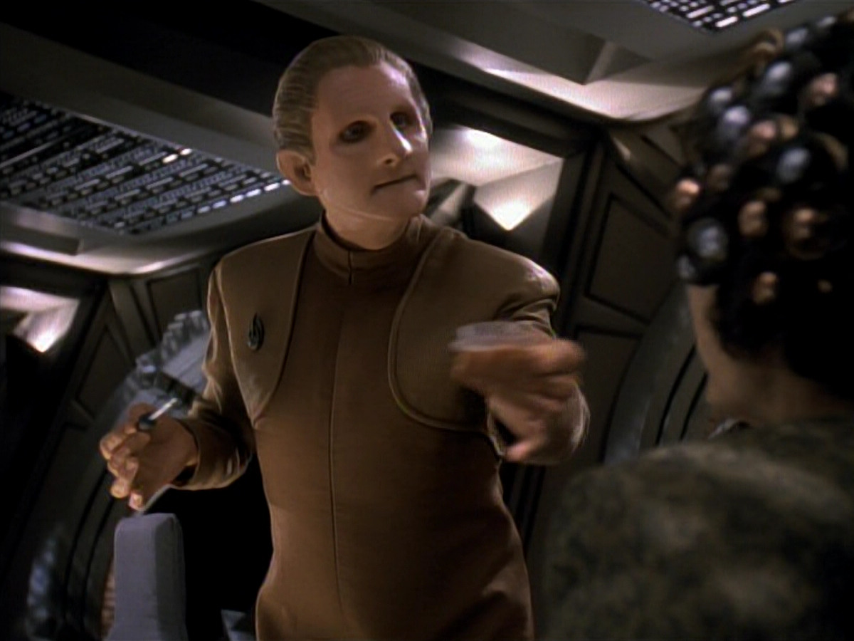 extant_StarTrek_DS9_3x20-ImprobableCause_01246.jpg