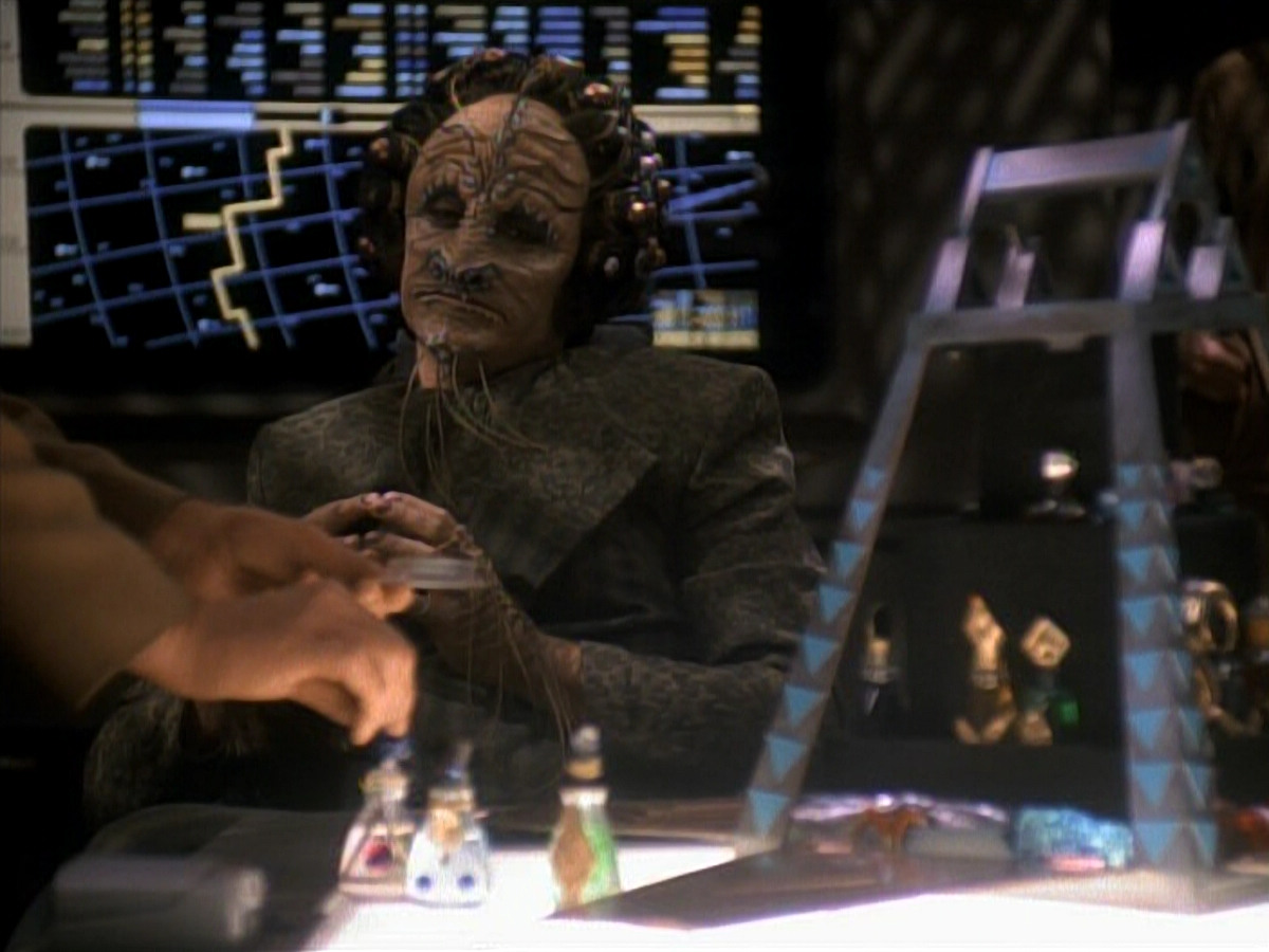 extant_StarTrek_DS9_3x20-ImprobableCause_01259.jpg