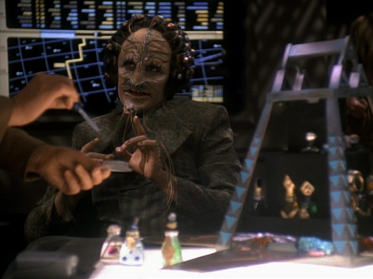 extant_StarTrek_DS9_3x20-ImprobableCause_01267.jpg
