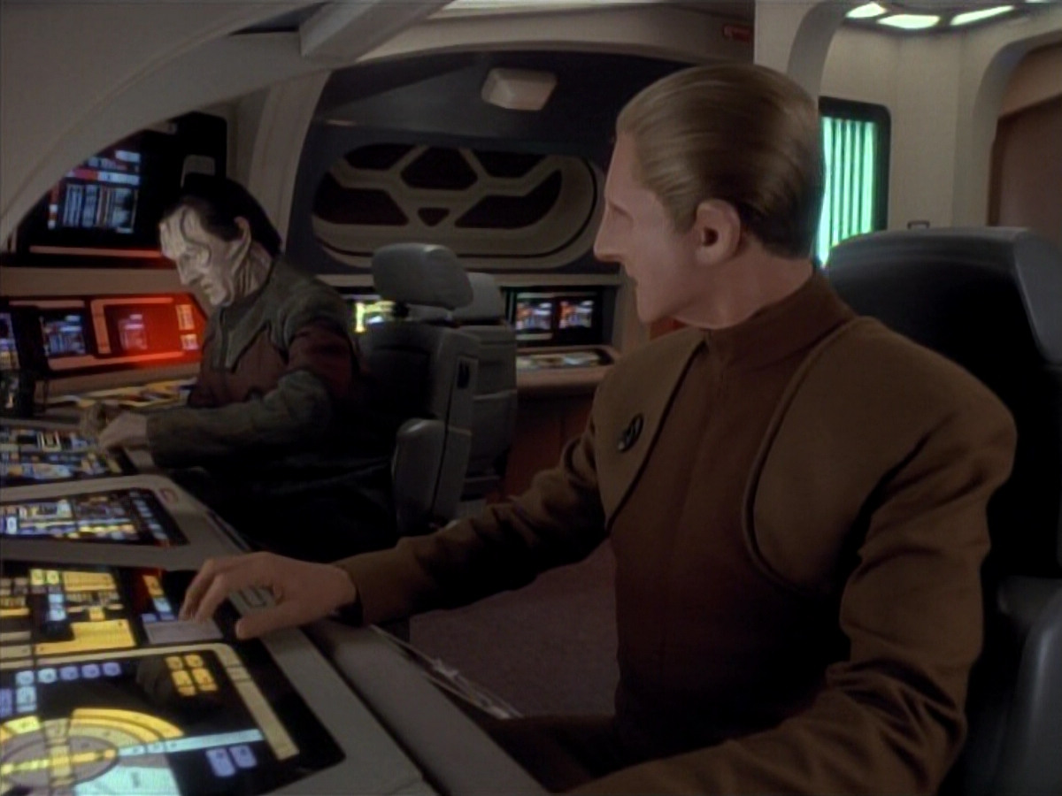 extant_StarTrek_DS9_3x20-ImprobableCause_03084.jpg