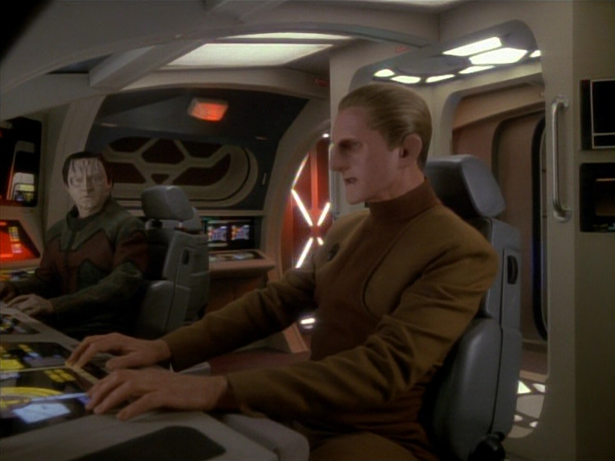 extant_StarTrek_DS9_3x20-ImprobableCause_03102.jpg