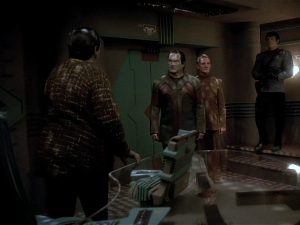 extant_StarTrek_DS9_3x20-ImprobableCause_03158.jpg