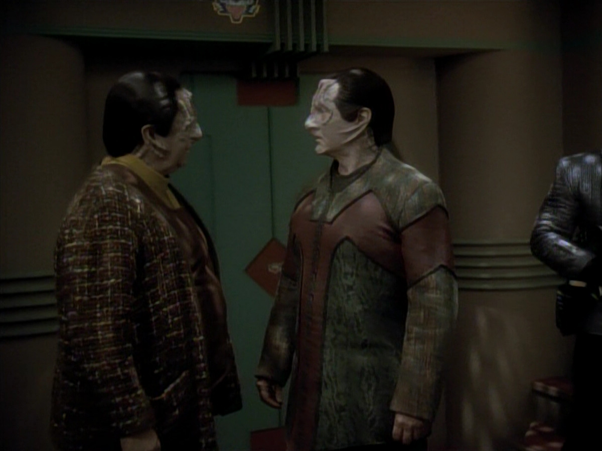 extant_StarTrek_DS9_3x20-ImprobableCause_03165.jpg