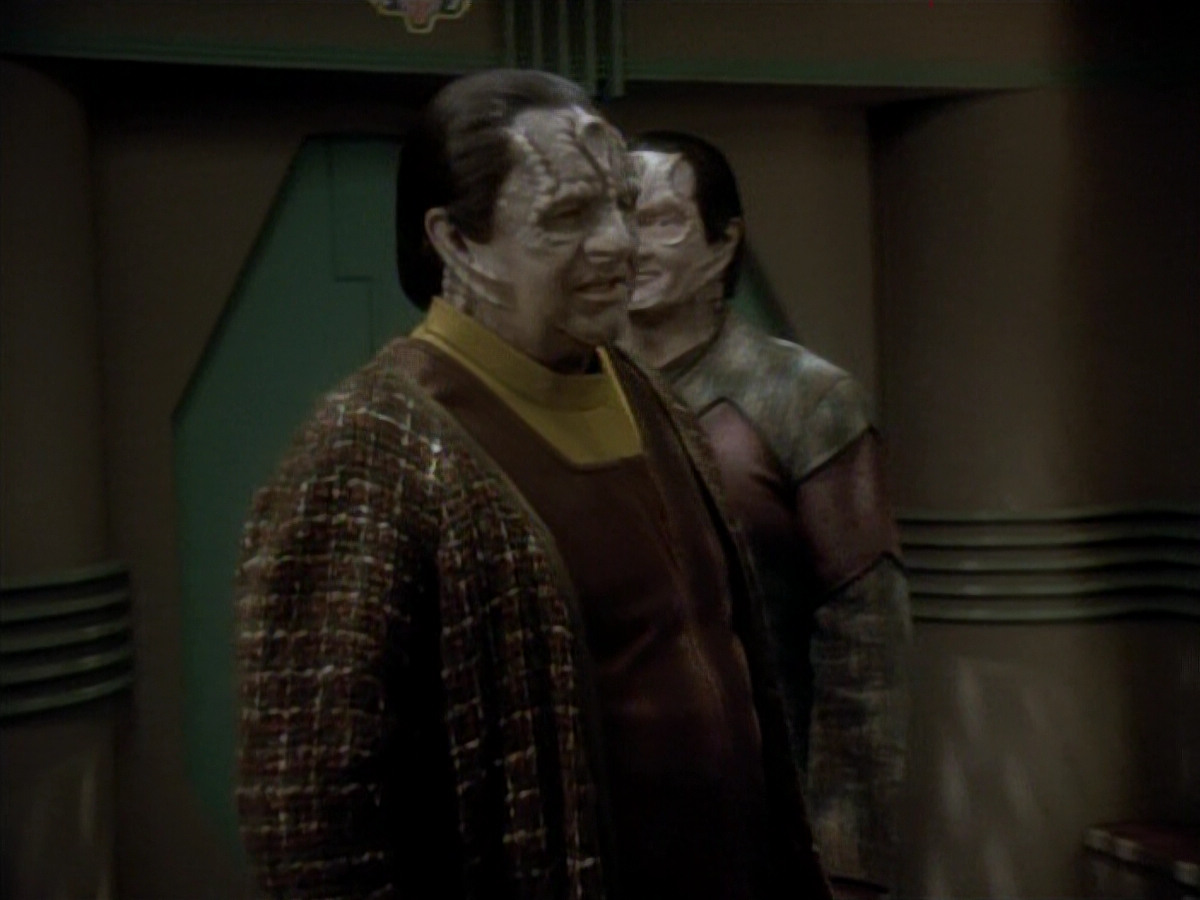 extant_StarTrek_DS9_3x20-ImprobableCause_03195.jpg