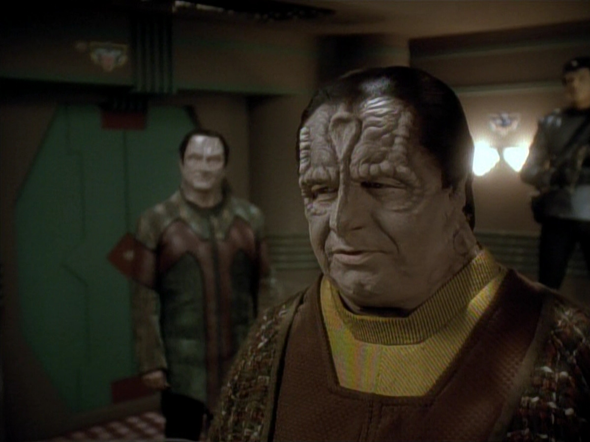 extant_StarTrek_DS9_3x20-ImprobableCause_03232.jpg