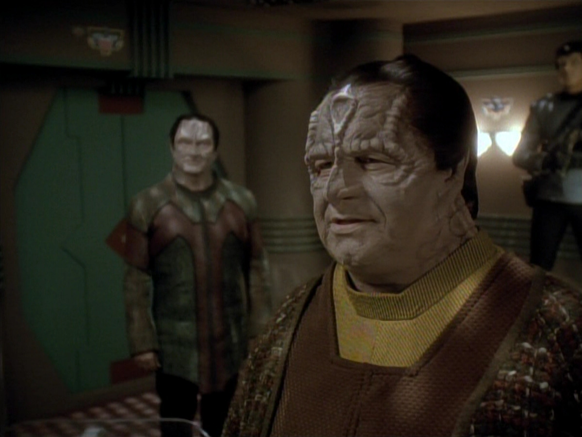 extant_StarTrek_DS9_3x20-ImprobableCause_03237.jpg