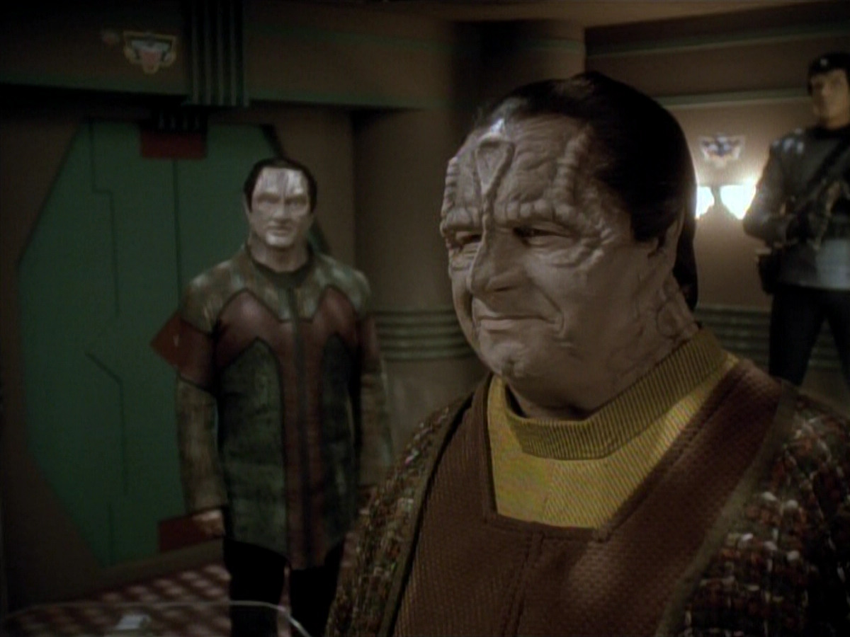 extant_StarTrek_DS9_3x20-ImprobableCause_03240.jpg