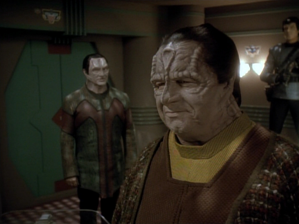 extant_StarTrek_DS9_3x20-ImprobableCause_03243.jpg