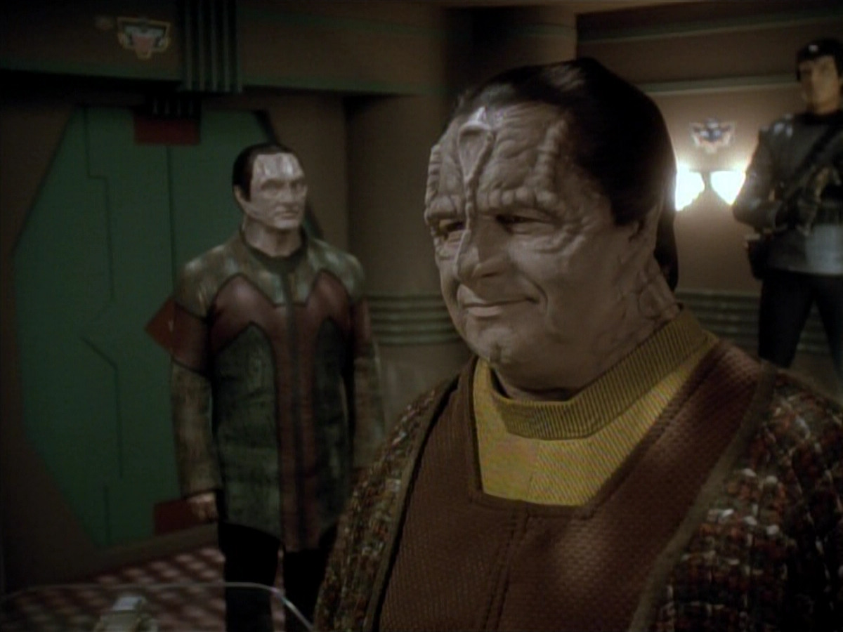 extant_StarTrek_DS9_3x20-ImprobableCause_03246.jpg