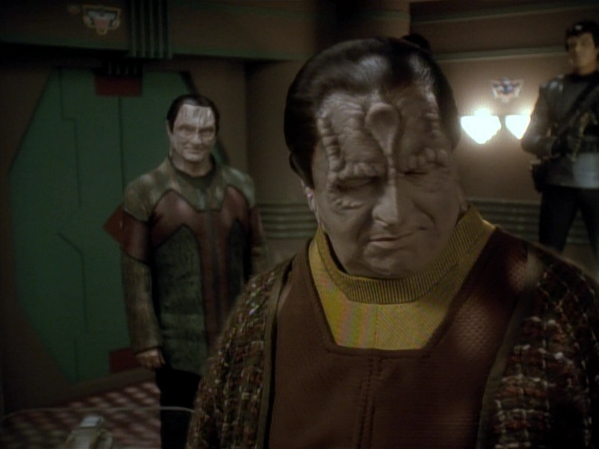 extant_StarTrek_DS9_3x20-ImprobableCause_03265.jpg