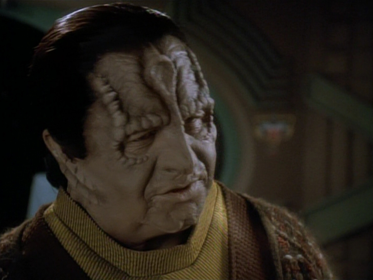 extant_StarTrek_DS9_3x20-ImprobableCause_03271.jpg
