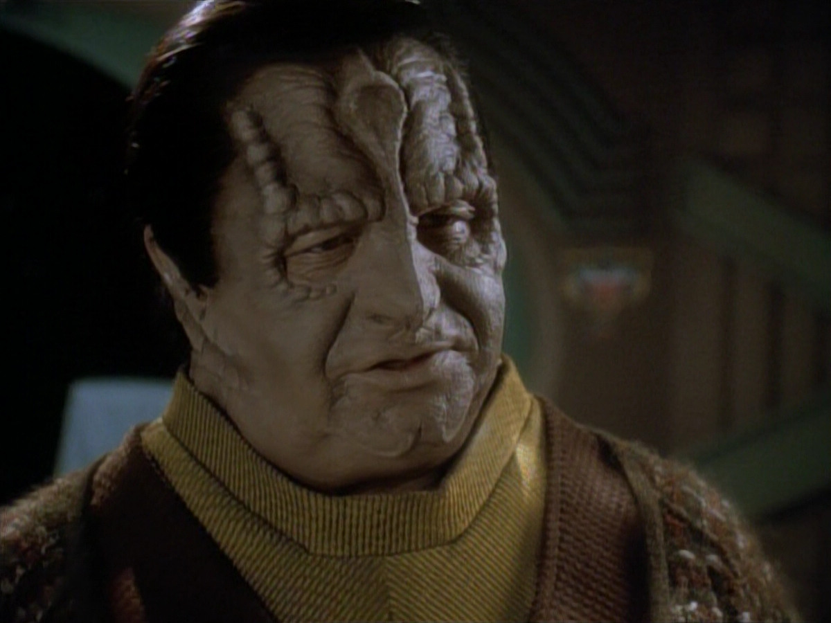 extant_StarTrek_DS9_3x20-ImprobableCause_03272.jpg