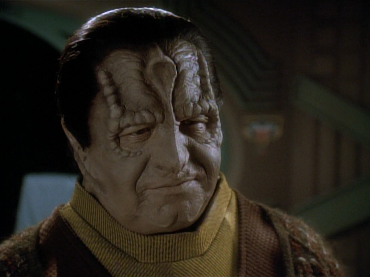 extant_StarTrek_DS9_3x20-ImprobableCause_03289.jpg
