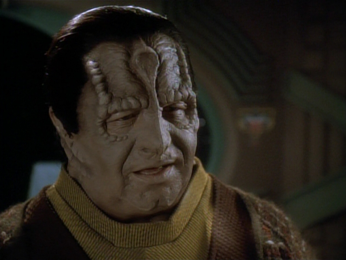 extant_StarTrek_DS9_3x20-ImprobableCause_03302.jpg
