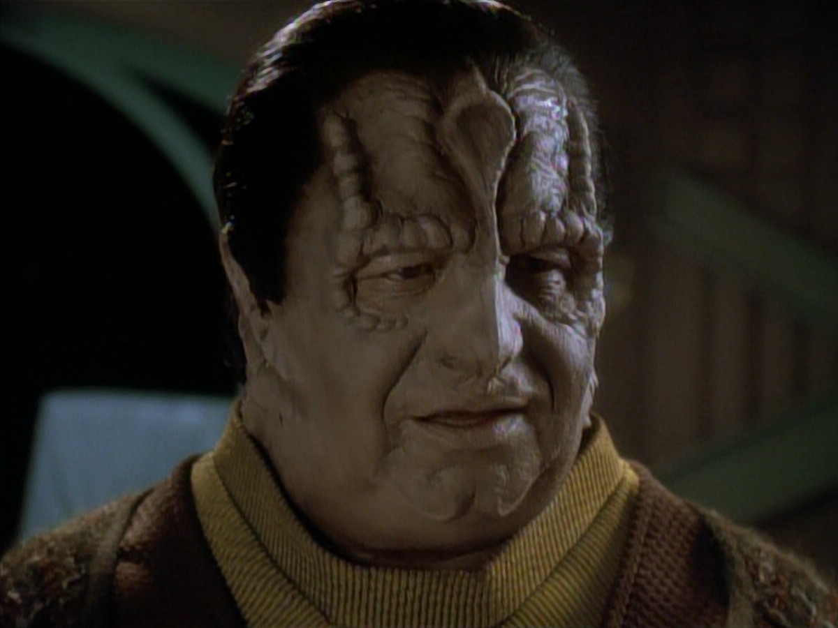extant_StarTrek_DS9_3x20-ImprobableCause_03305.jpg