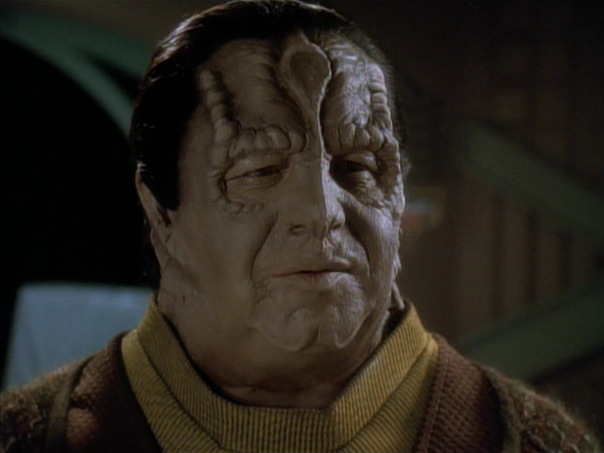 extant_StarTrek_DS9_3x20-ImprobableCause_03307.jpg