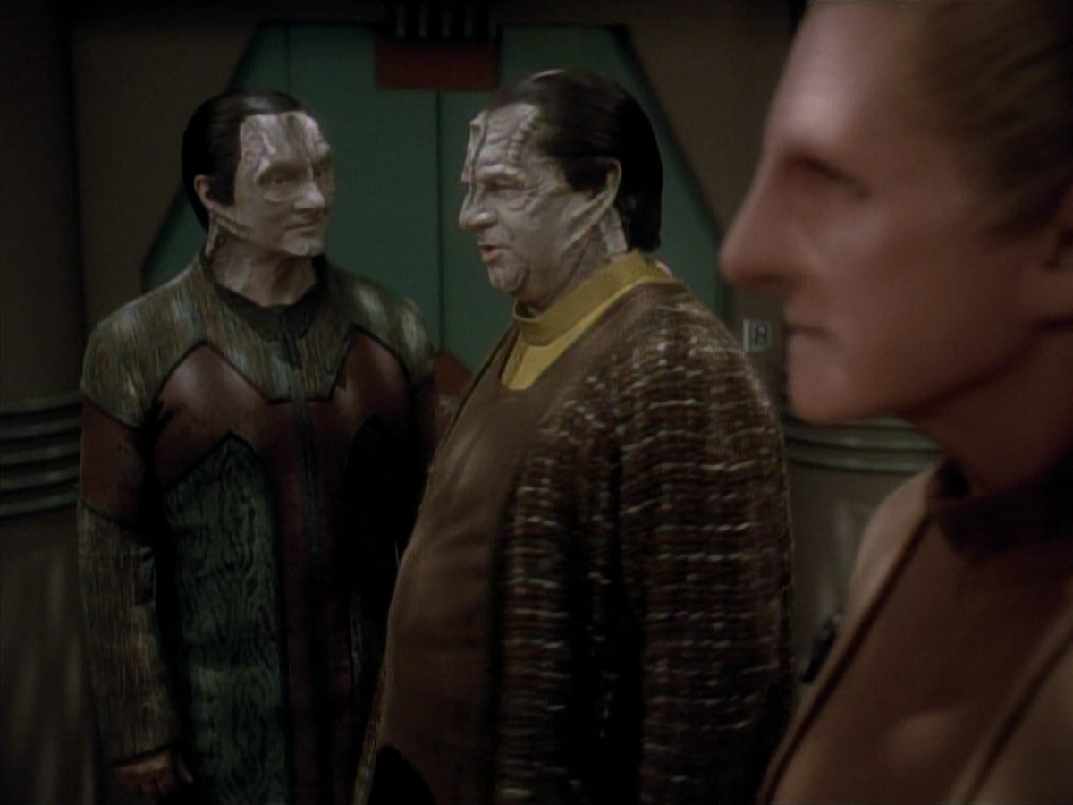 extant_StarTrek_DS9_3x20-ImprobableCause_03317.jpg