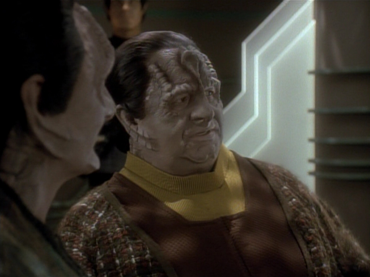 extant_StarTrek_DS9_3x20-ImprobableCause_03320.jpg