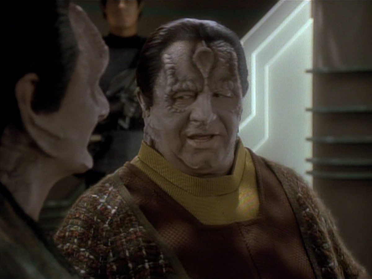 extant_StarTrek_DS9_3x20-ImprobableCause_03323.jpg