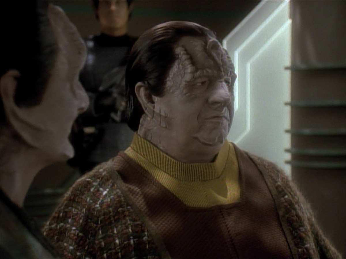 extant_StarTrek_DS9_3x20-ImprobableCause_03326.jpg