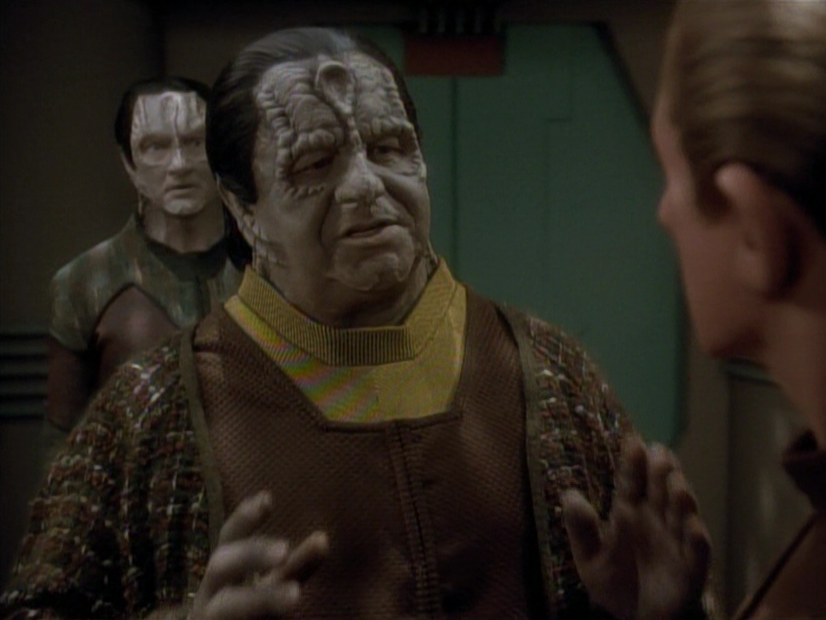 extant_StarTrek_DS9_3x20-ImprobableCause_03355.jpg