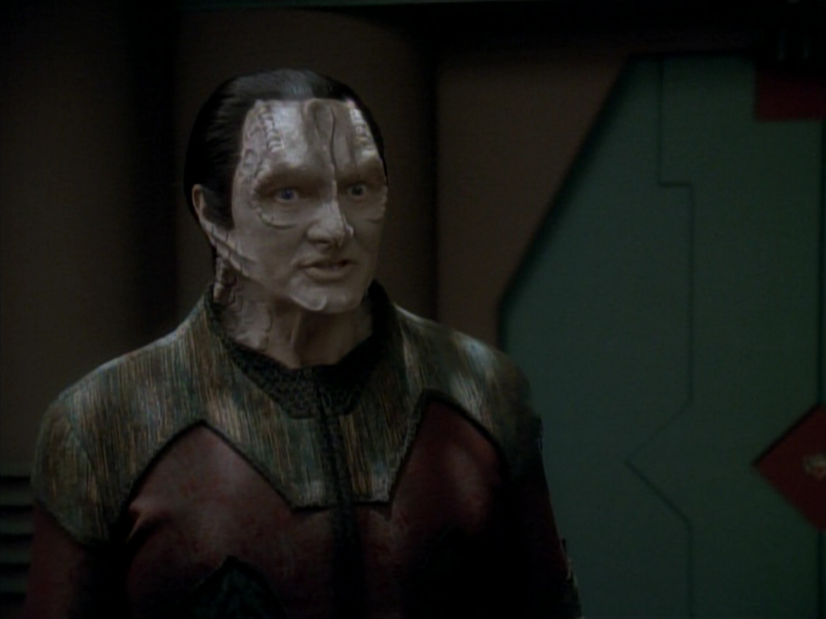 extant_StarTrek_DS9_3x20-ImprobableCause_03365.jpg