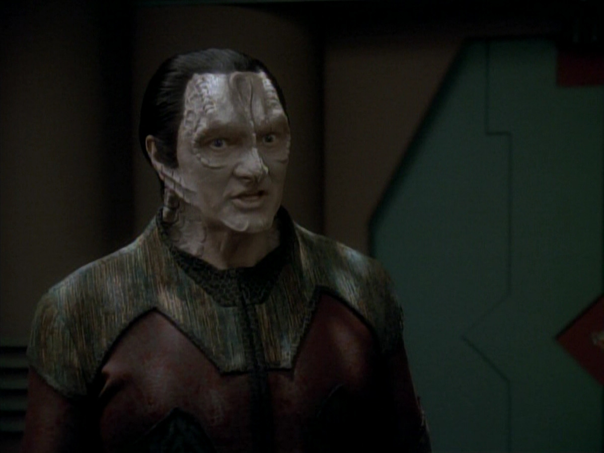 extant_StarTrek_DS9_3x20-ImprobableCause_03366.jpg