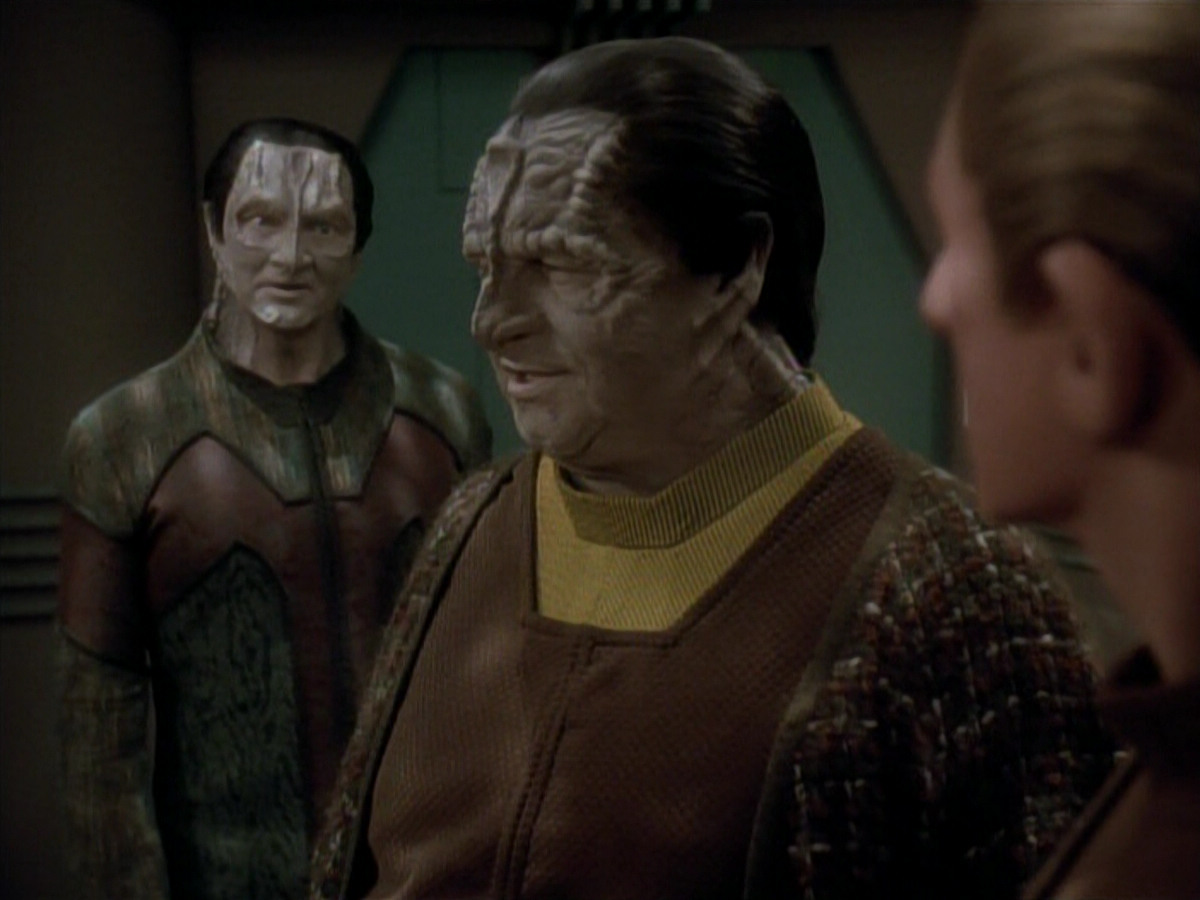 extant_StarTrek_DS9_3x20-ImprobableCause_03372.jpg