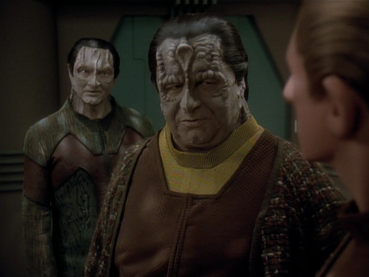 extant_StarTrek_DS9_3x20-ImprobableCause_03377.jpg