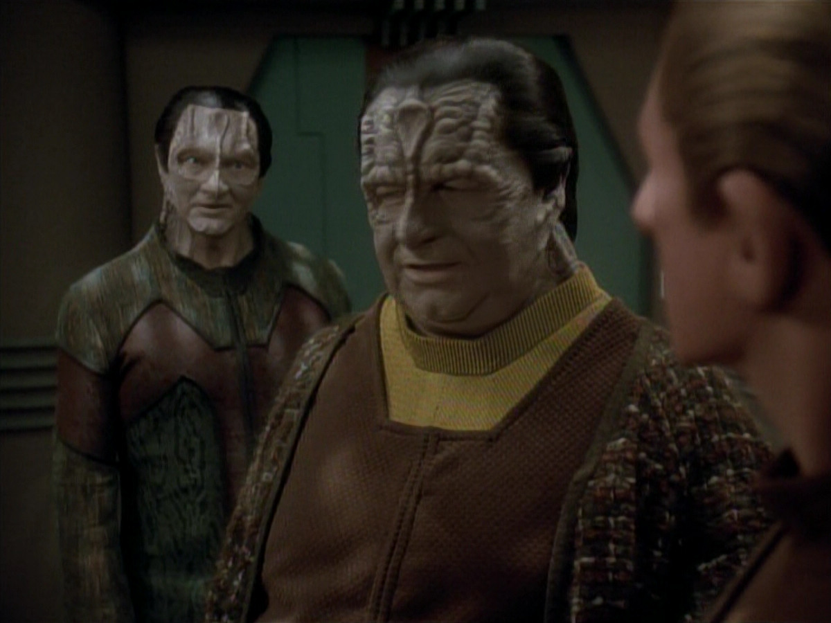 extant_StarTrek_DS9_3x20-ImprobableCause_03379.jpg
