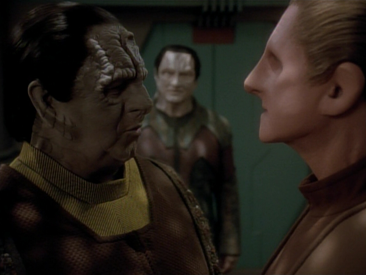 extant_StarTrek_DS9_3x20-ImprobableCause_03402.jpg