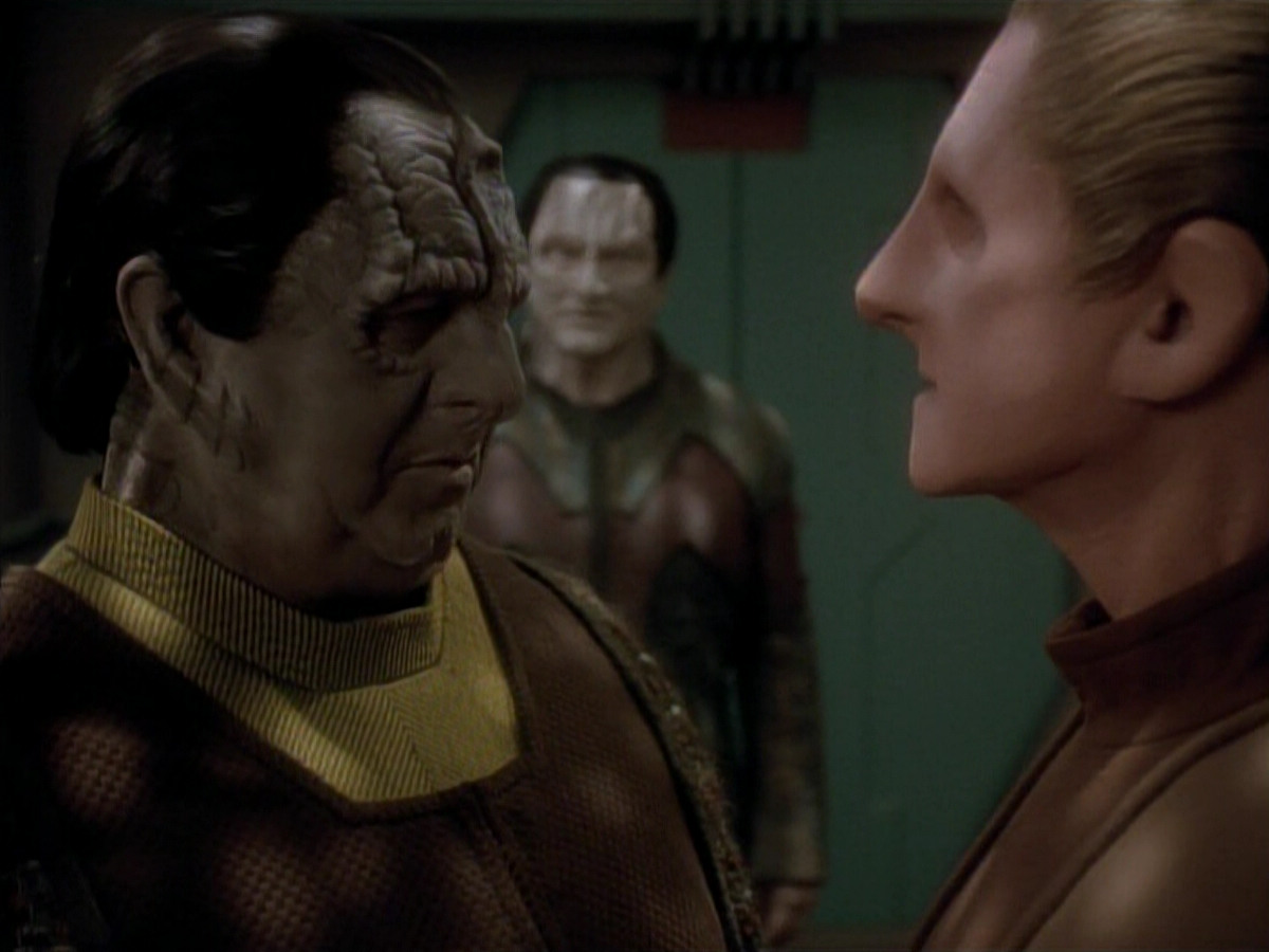 extant_StarTrek_DS9_3x20-ImprobableCause_03403.jpg