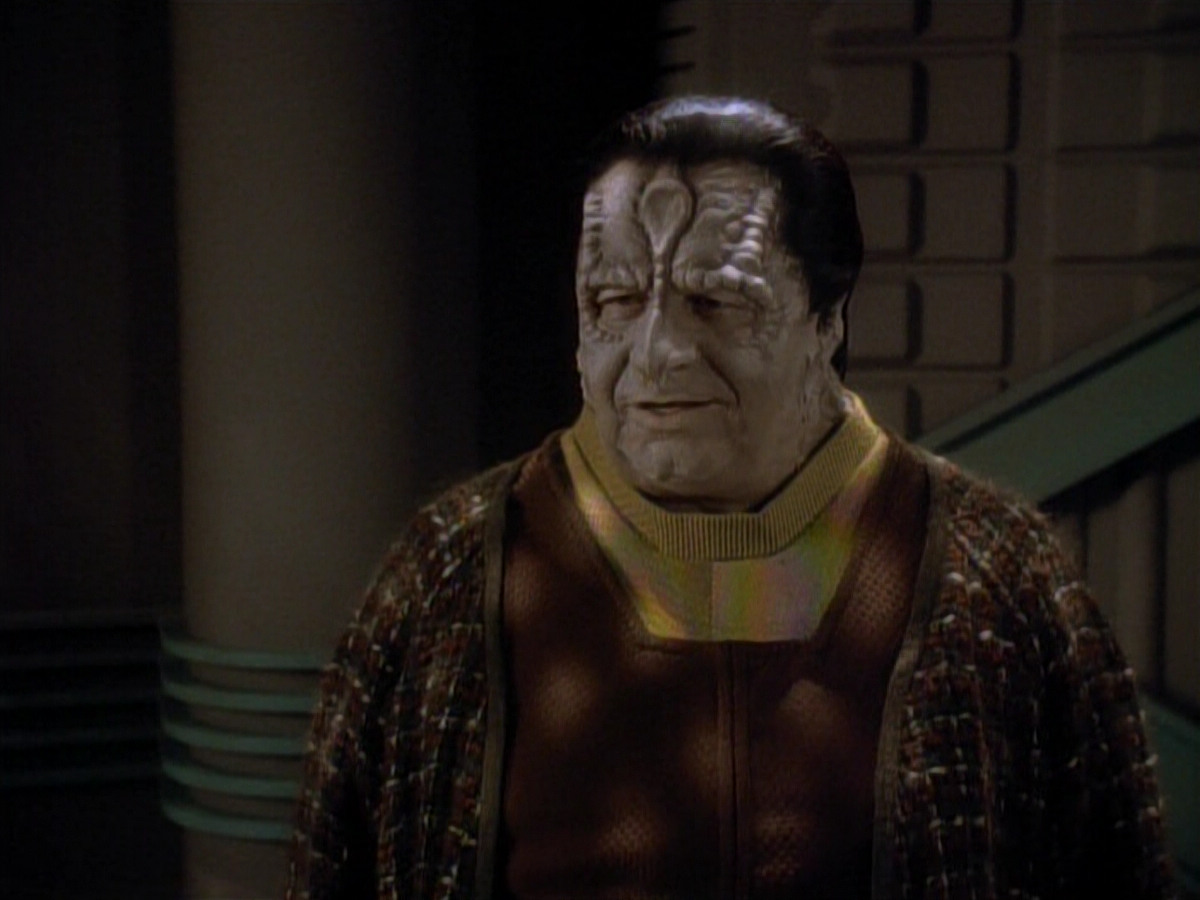 extant_StarTrek_DS9_3x20-ImprobableCause_03551.jpg