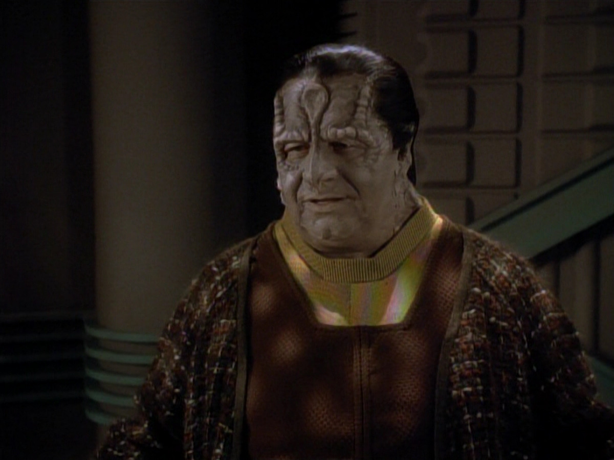 extant_StarTrek_DS9_3x20-ImprobableCause_03553.jpg