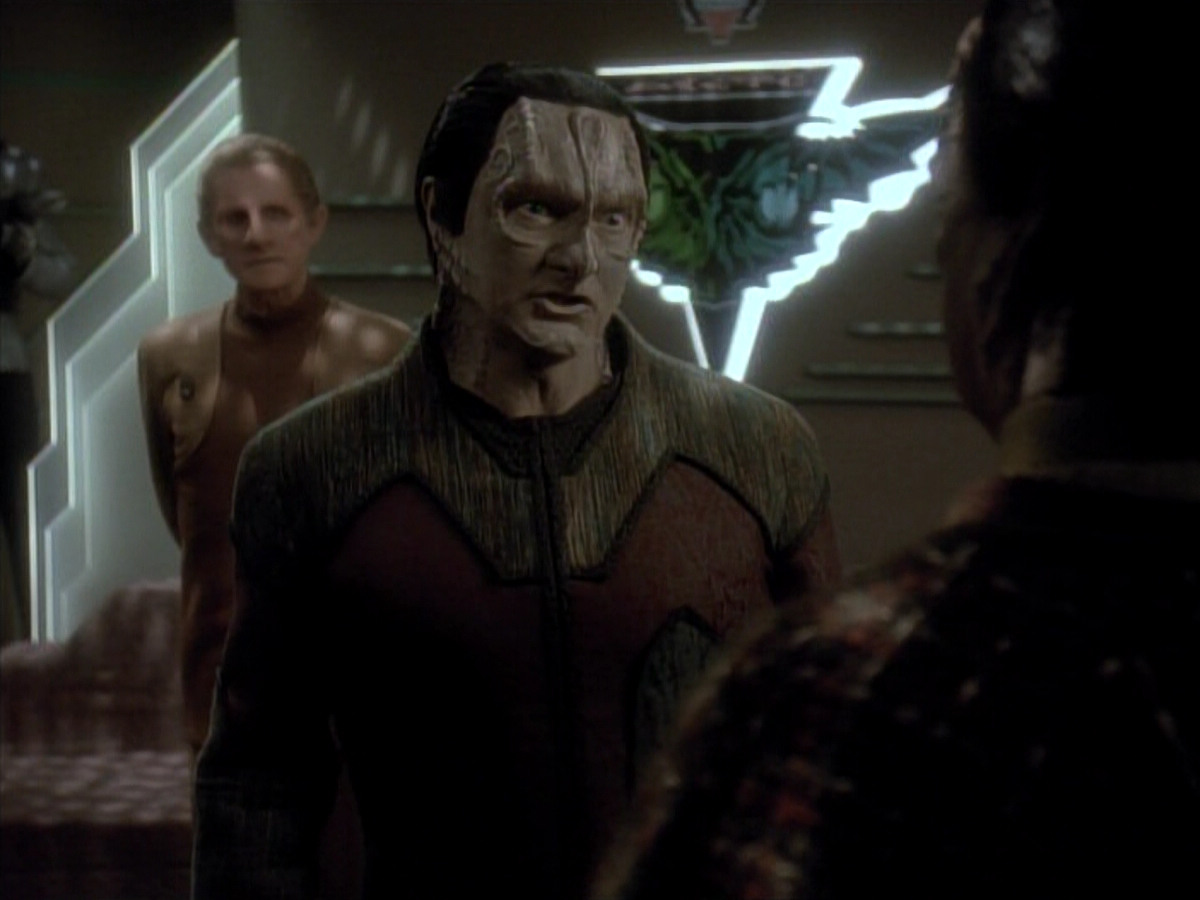 extant_StarTrek_DS9_3x20-ImprobableCause_03578.jpg