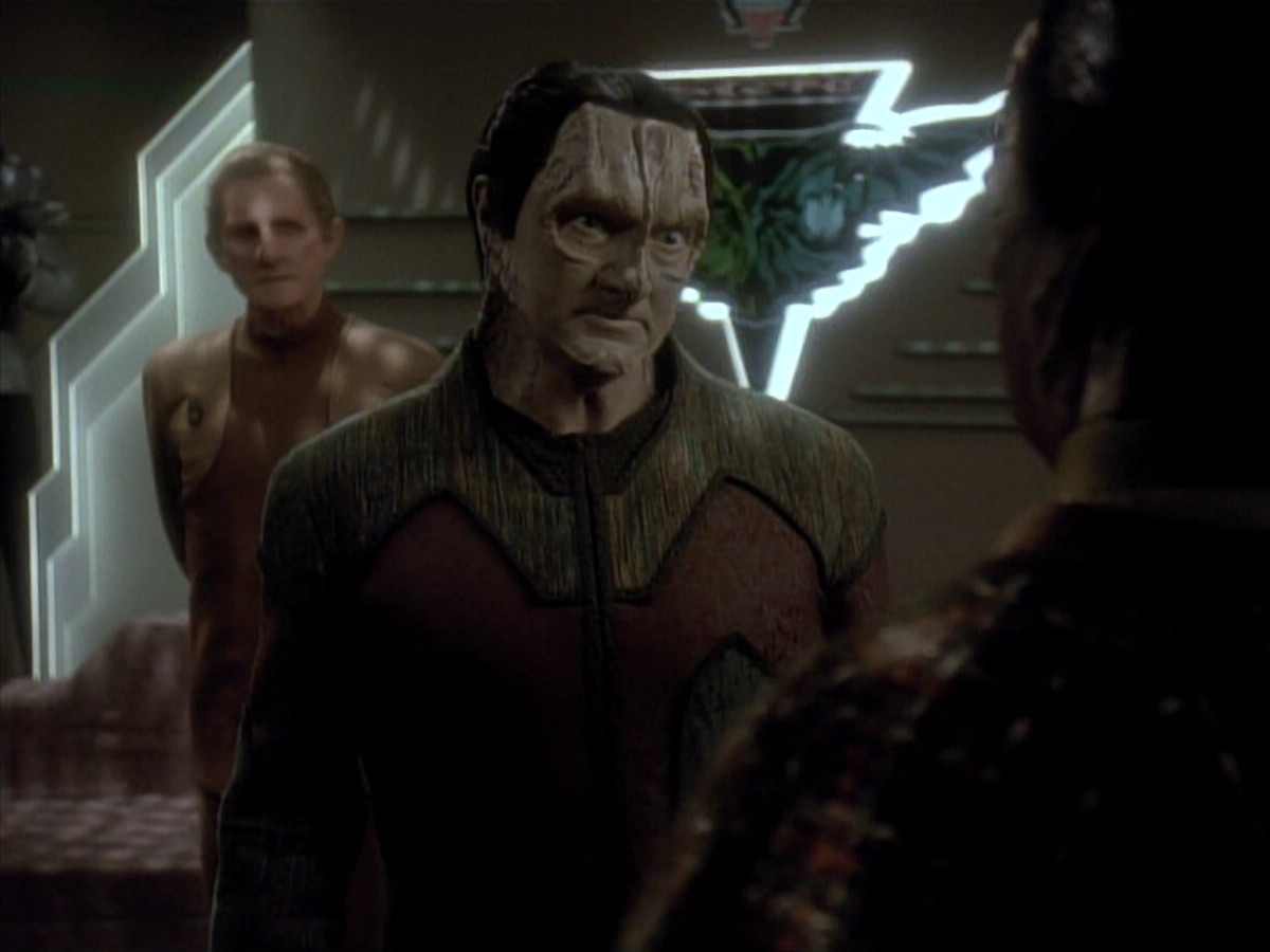 extant_StarTrek_DS9_3x20-ImprobableCause_03582.jpg