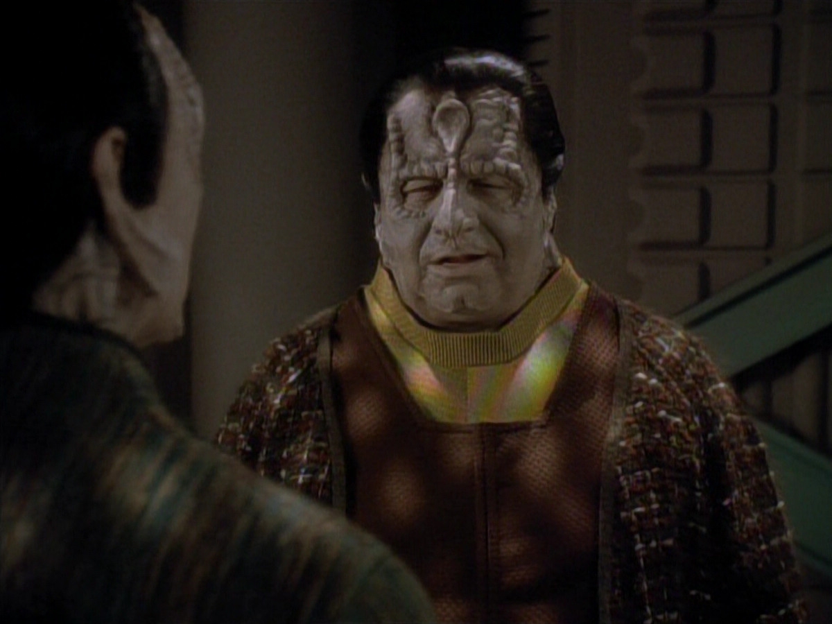 extant_StarTrek_DS9_3x20-ImprobableCause_03587.jpg