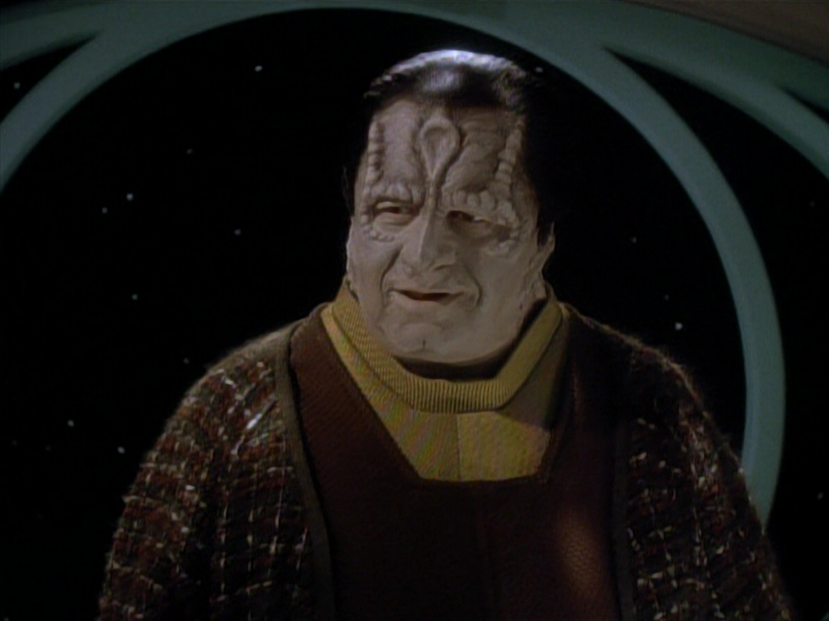 extant_StarTrek_DS9_3x20-ImprobableCause_03599.jpg