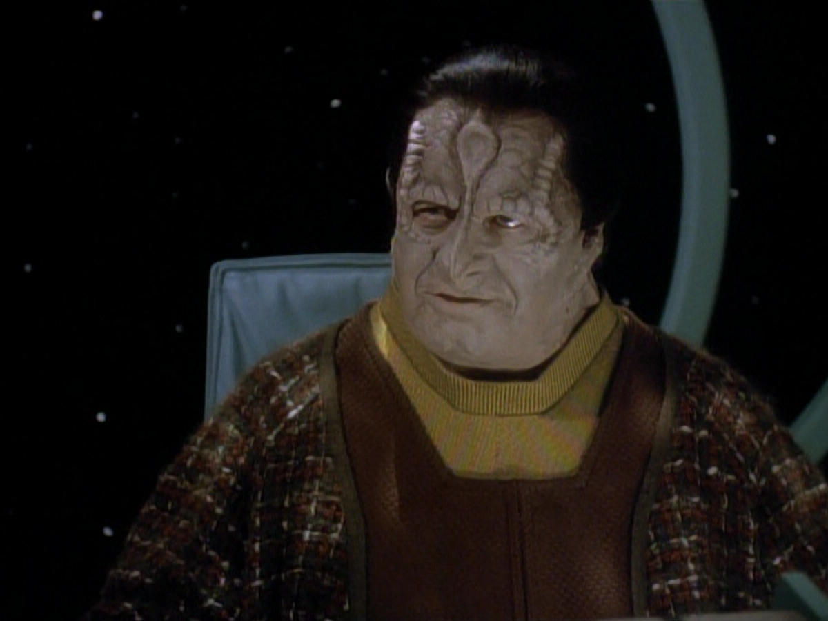 extant_StarTrek_DS9_3x20-ImprobableCause_03654.jpg