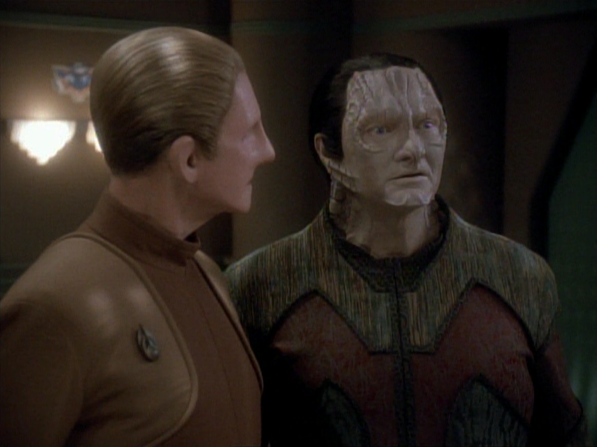 extant_StarTrek_DS9_3x20-ImprobableCause_03721.jpg