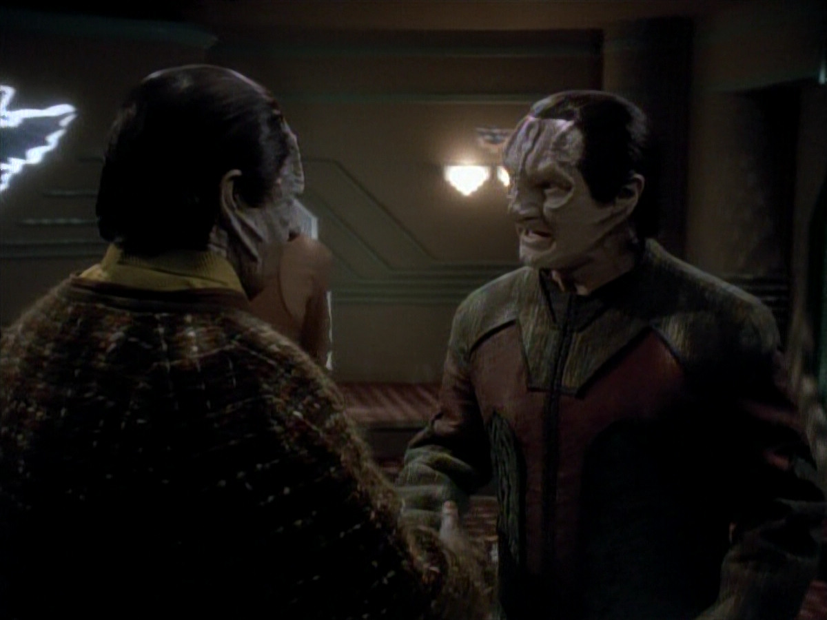 extant_StarTrek_DS9_3x20-ImprobableCause_03742.jpg