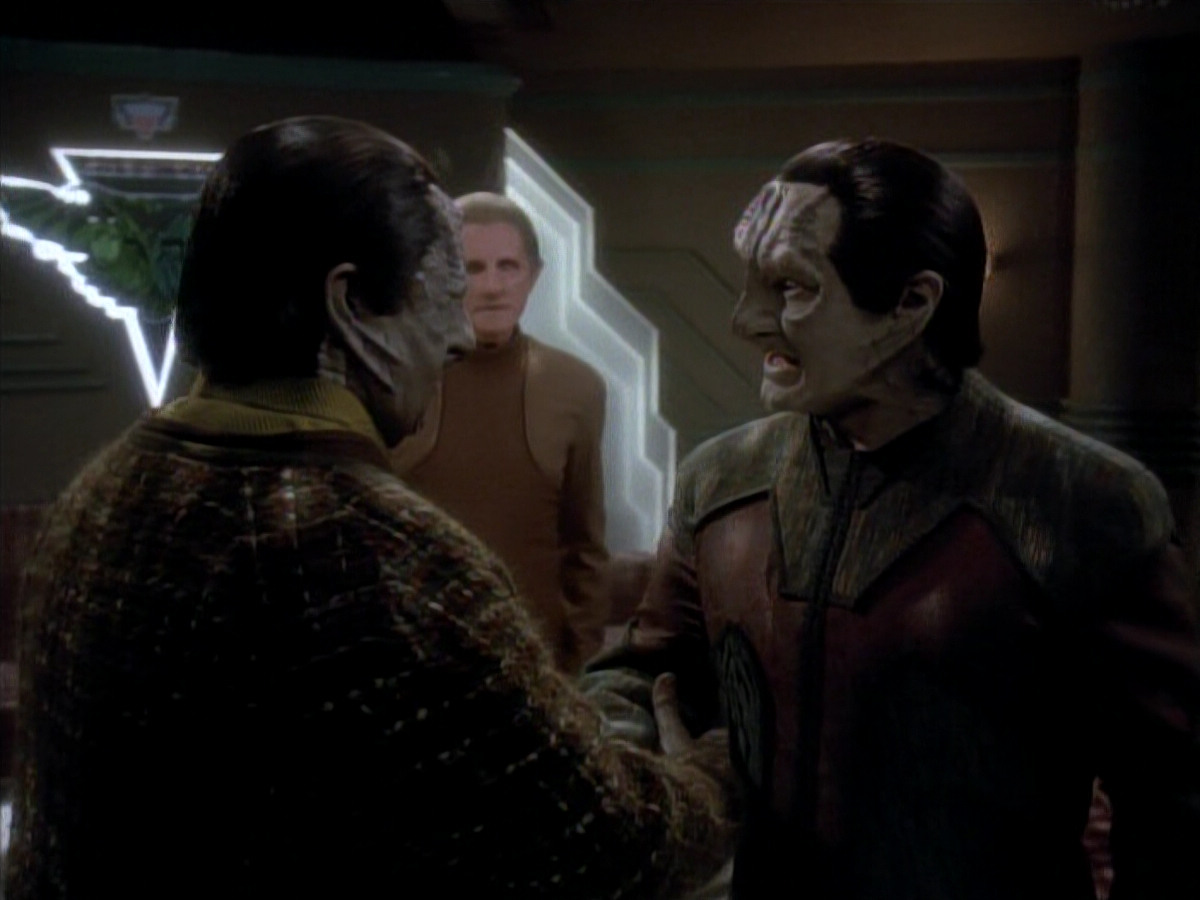 extant_StarTrek_DS9_3x20-ImprobableCause_03743.jpg