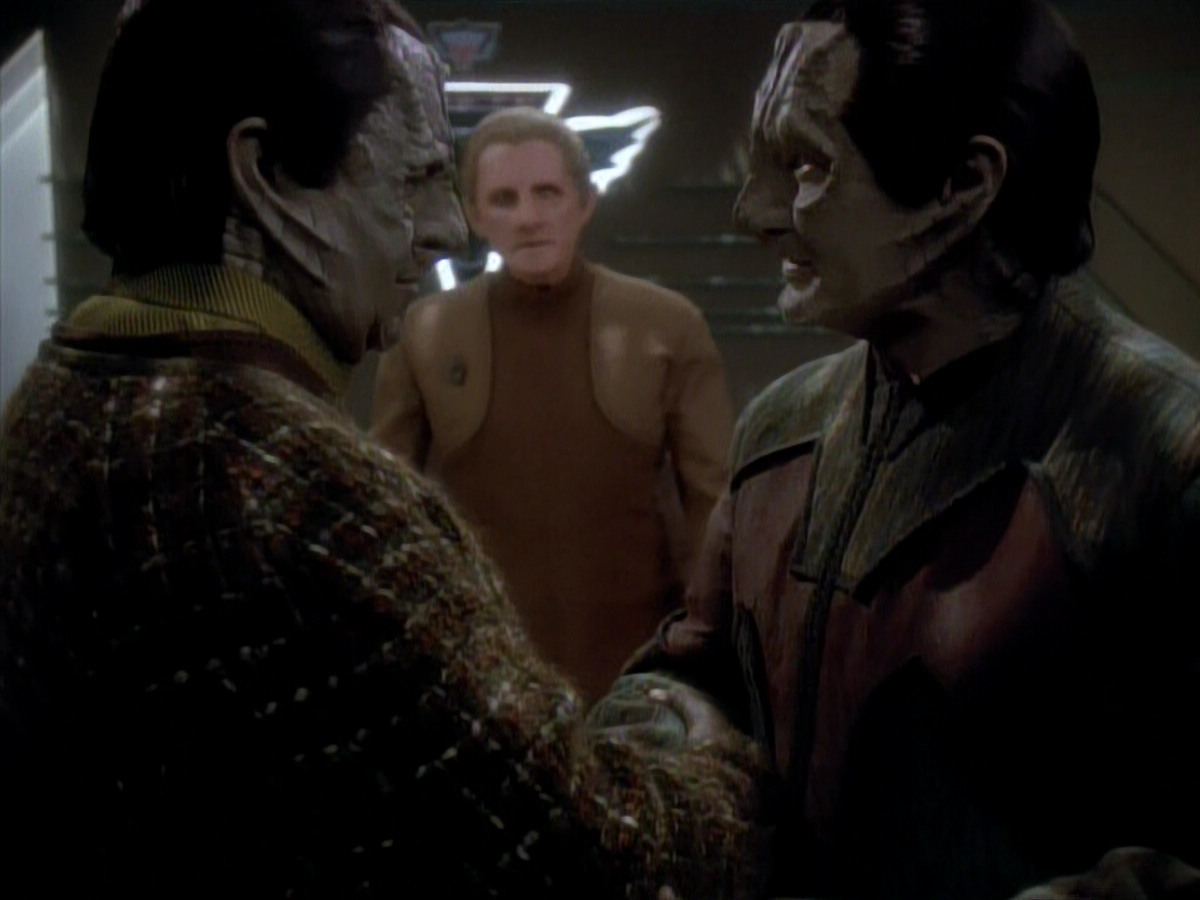 extant_StarTrek_DS9_3x20-ImprobableCause_03747.jpg
