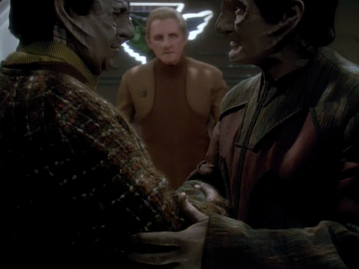 extant_StarTrek_DS9_3x20-ImprobableCause_03748.jpg