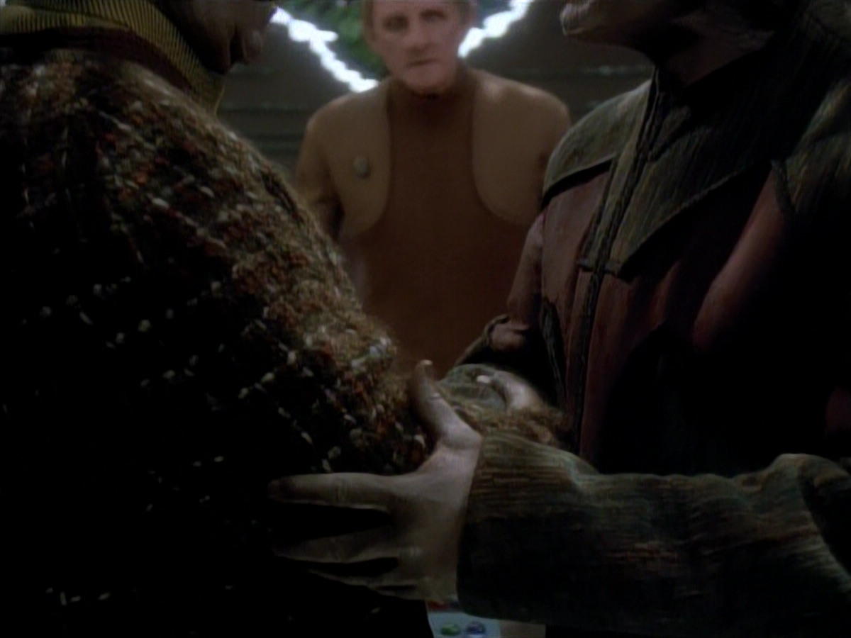extant_StarTrek_DS9_3x20-ImprobableCause_03749.jpg