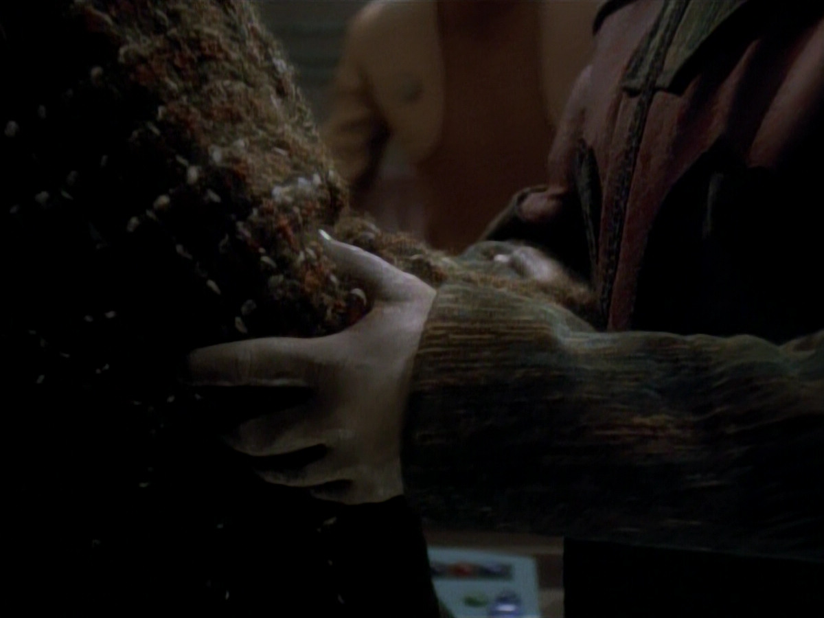 extant_StarTrek_DS9_3x20-ImprobableCause_03751.jpg