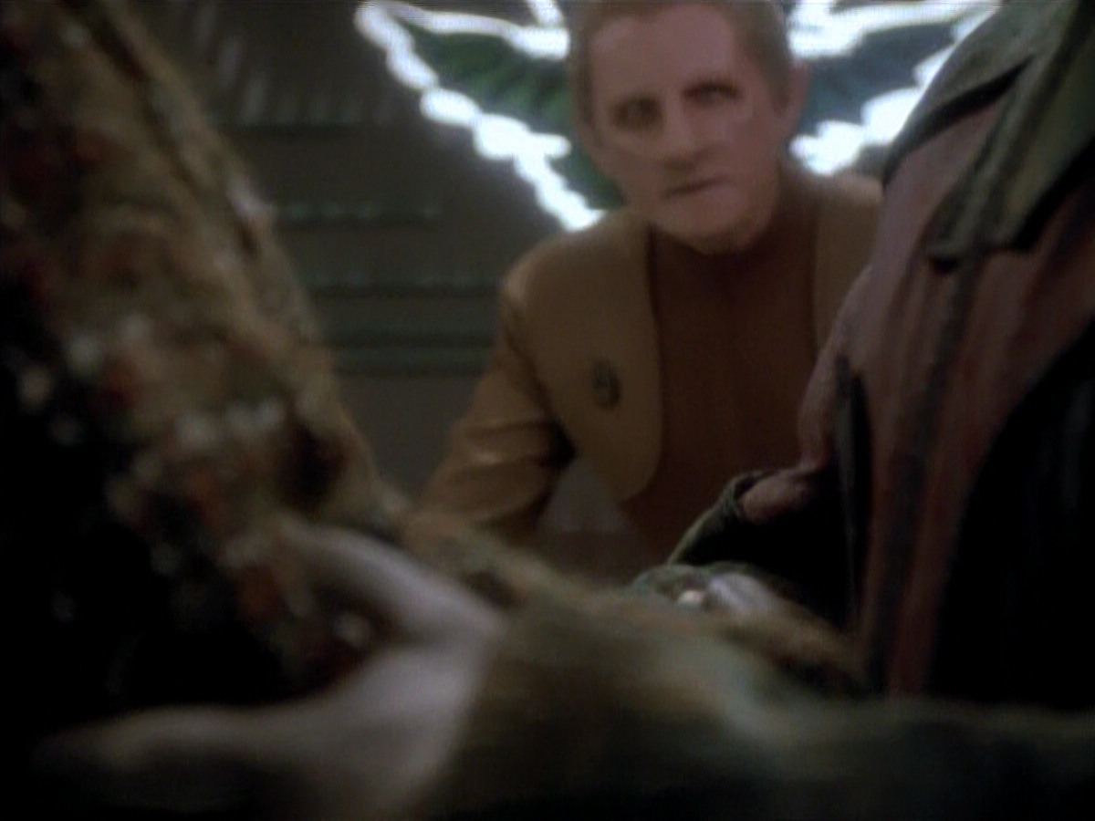 extant_StarTrek_DS9_3x20-ImprobableCause_03754.jpg