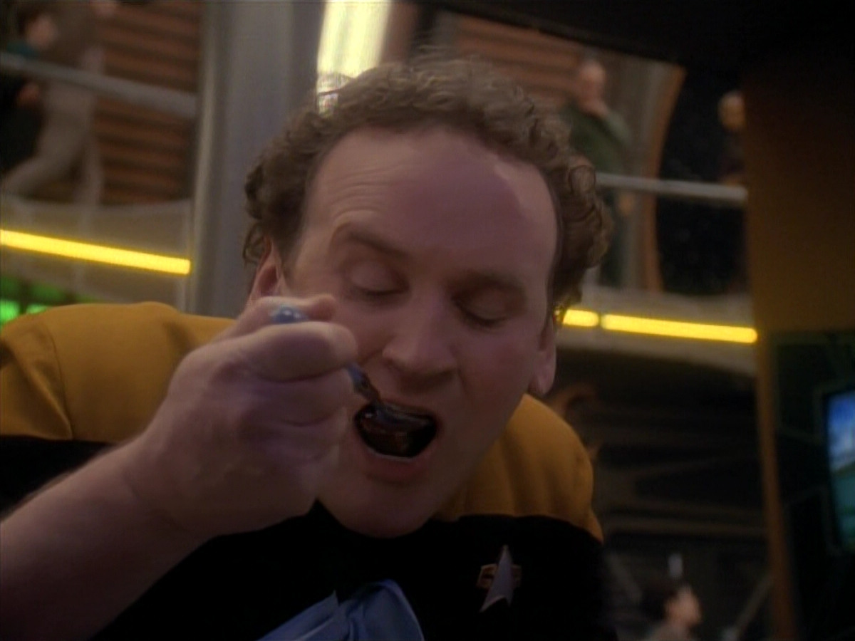 extant_StarTrek_DS9_3x21-TheDieIsCast_00130.jpg